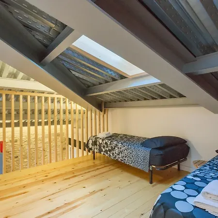 Flateli Cort Reial Vermell Apartment